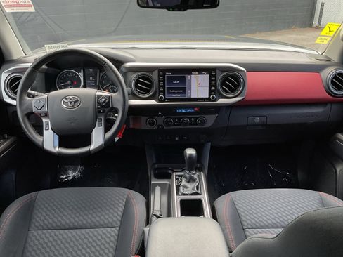 Used 2021 Toyota Tacoma SR5 AWD/4WD image 15