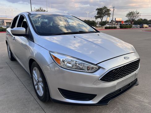Used 2018 Ford Focus SE image 1