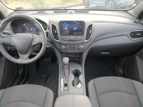 Used 2022 Chevrolet Equinox RS w/ Infotainment Package image 17