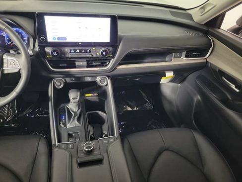 Used 2026 Toyota Grand Highlander AWD image 18