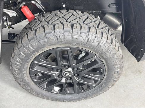 New 2026 Toyota Tundra Limited AWD/4WD image 31