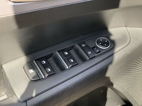 Used 2023 Kia Forte LXS w/ LXS Technology Package FWD image 21