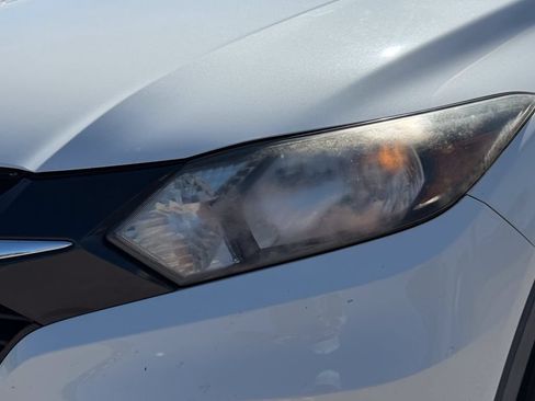 Used 2017 Honda HR-V EX image 10
