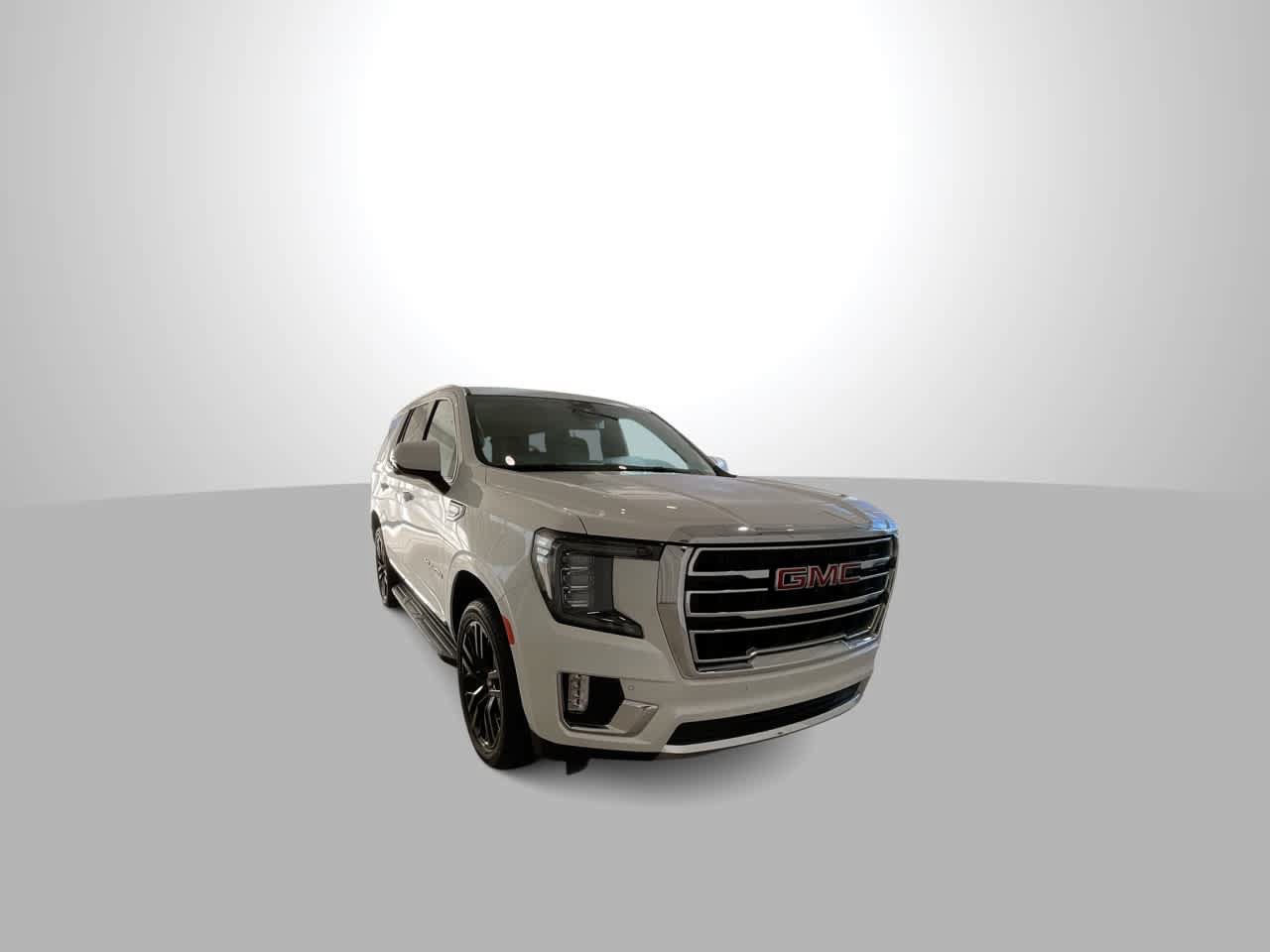 Used 2023 GMC Yukon SLT w/ SLT Luxury Package AWD/4WD image 2