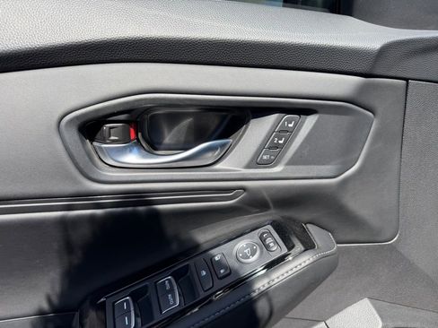 Used 2024 Honda Accord Touring image 12