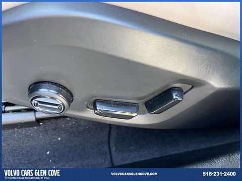 Used 2026 Volvo XC60 B5 Plus w/ Protection Package Premier image 17