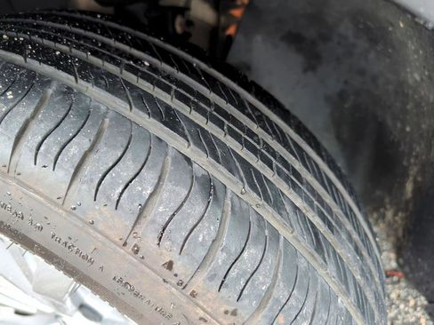 Used 2018 Volkswagen Tiguan SE image 29