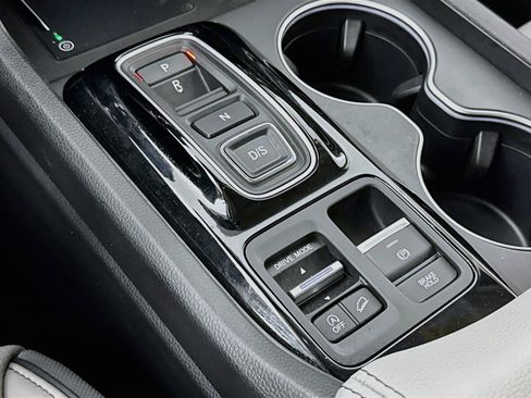 Certified 2025 Honda Pilot Elite image 17