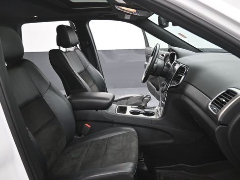 Used 2020 Jeep Grand Cherokee Altitude image 27