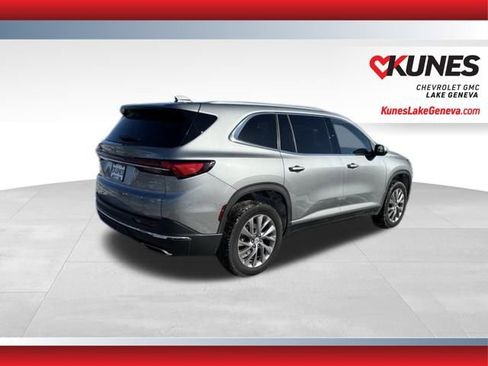 Used 2025 Buick Enclave Preferred image 4