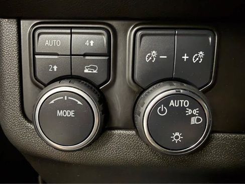 Used 2022 Chevrolet Tahoe RST AWD/4WD image 25