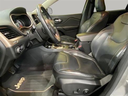 Used 2016 Jeep Cherokee Limited image 31