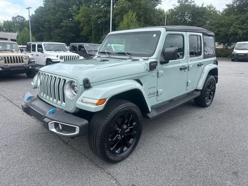 Used 2023 Jeep Wrangler Unlimited Sahara w/ Cold Weather Group AWD/4WD image 7