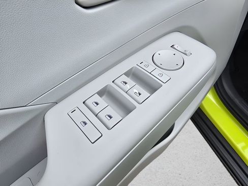 New 2026 Hyundai Kona SE image 23