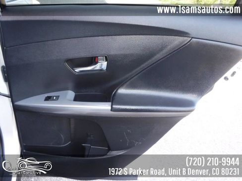 Used 2014 Toyota Venza LE FWD image 40