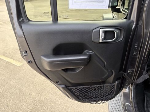 Used 2020 Jeep Wrangler Unlimited Sport S image 11