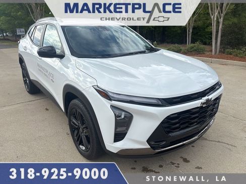 Used 2024 Chevrolet Trax ACTIV w/ Driver Confidence Package FWD image 1