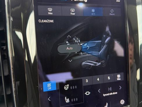 Used 2023 Volvo XC60 B5 Plus w/ Protection Package Premier image 31