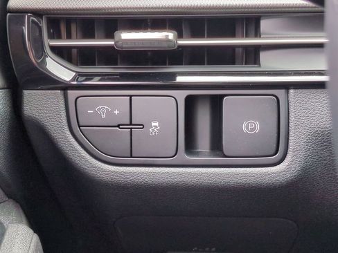 New 2026 Kia Sportage LX w/ LX Convenience Package FWD image 18