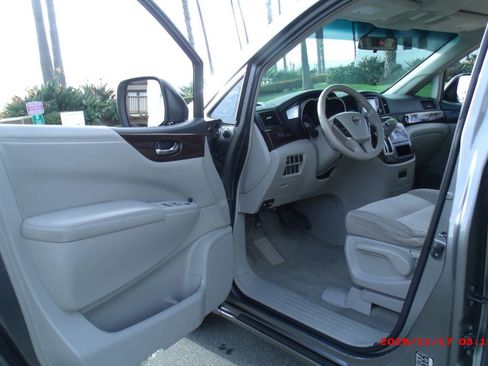 Used 2016 Nissan Quest SV image 14