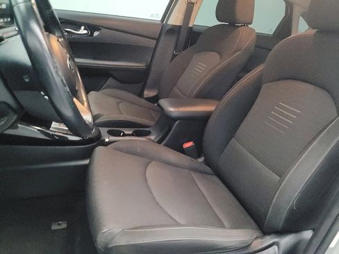 Used 2019 Kia Forte S image 17