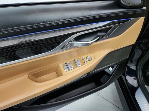 Used 2016 BMW 750i image 23