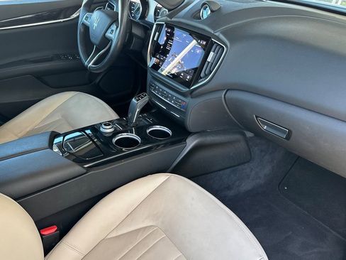 Used 2021 Maserati Ghibli image 14