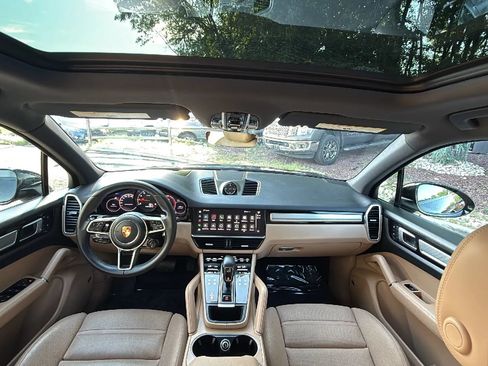 Used 2023 Porsche Cayenne Platinum Edition AWD/4WD image 37