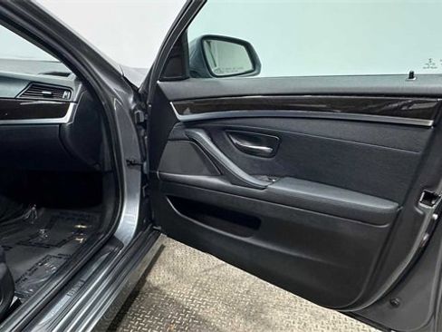 Used 2015 BMW 528i Sedan image 12
