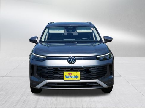 Certified 2025 Volkswagen Tiguan S w/ 18" Wheel Package AWD/4WD image 2