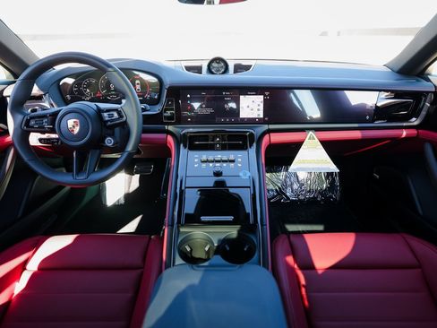 New 2026 Porsche Panamera 4S image 25