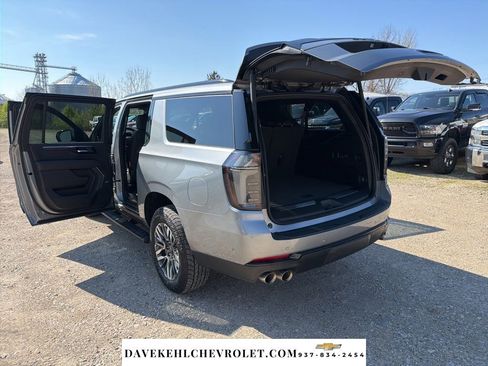 Used 2026 Chevrolet Suburban Z71 w/ Comfort Package image 32