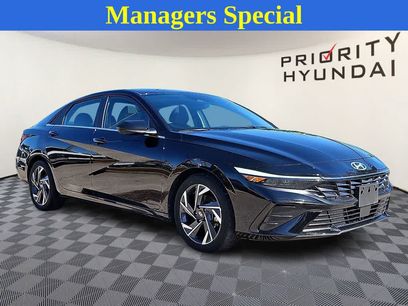 Used 2024 Hyundai Elantra SEL w/ Convenience Package