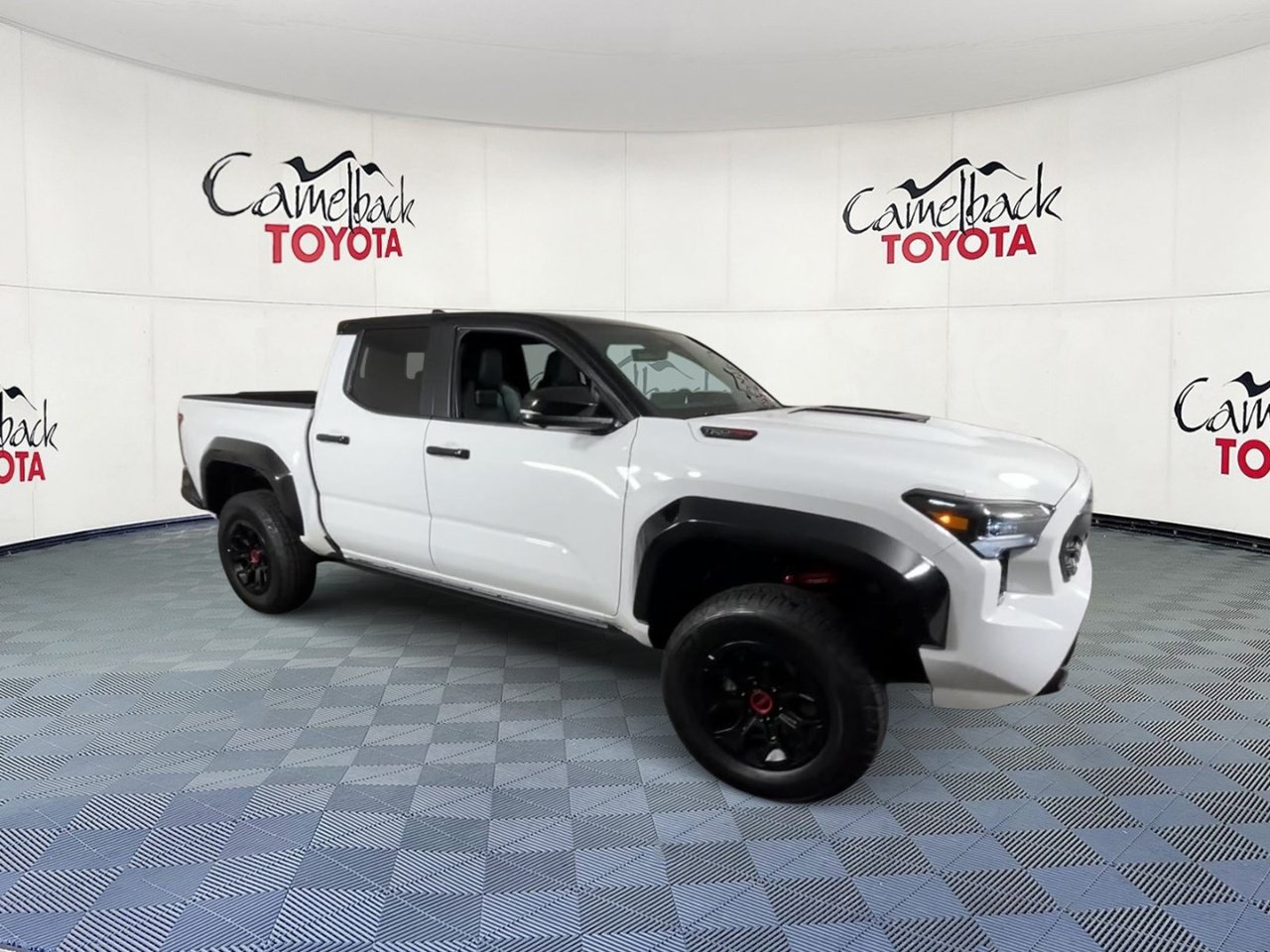 Used 2025 Toyota Tacoma TRD Pro AWD/4WD image 2
