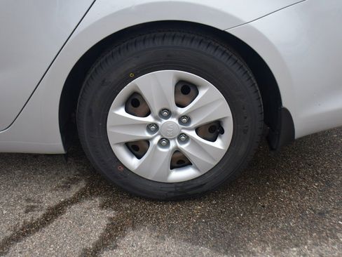 Used 2017 Kia Forte LX w/ LX Popular Package image 19