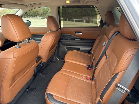 Used 2024 Nissan Pathfinder Platinum w/ Cargo Package image 19