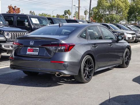 Used 2025 Honda Civic Sport image 4