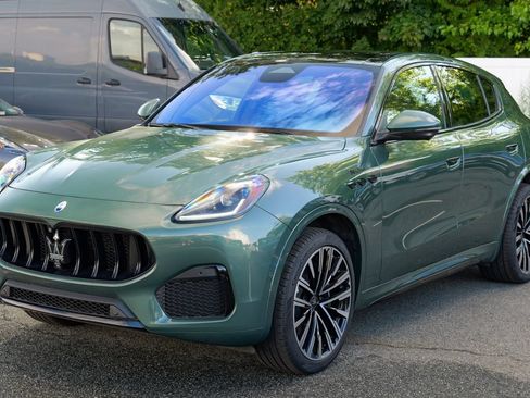 Used 2025 Maserati Grecale Modena AWD/4WD image 3