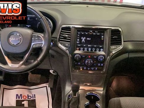 Used 2018 Jeep Grand Cherokee Laredo AWD/4WD image 14