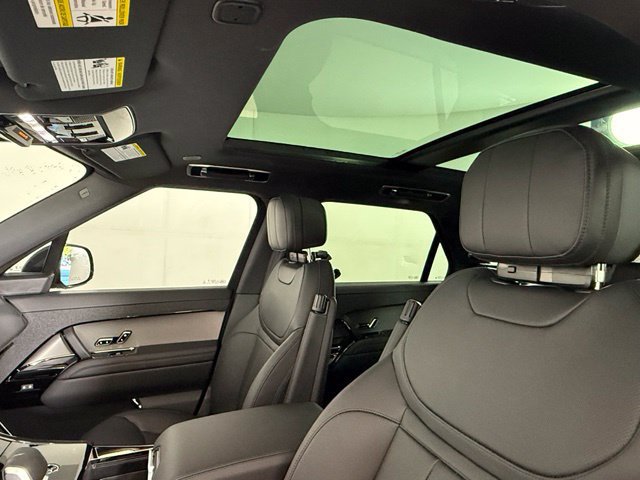 New 2027 Land Rover Range Rover Sport SE AWD/4WD image 16