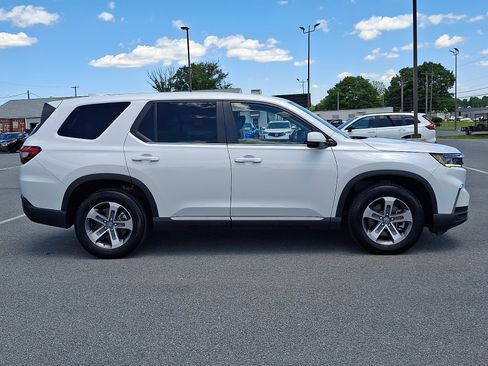 Used 2025 Honda Pilot EX-L image 7