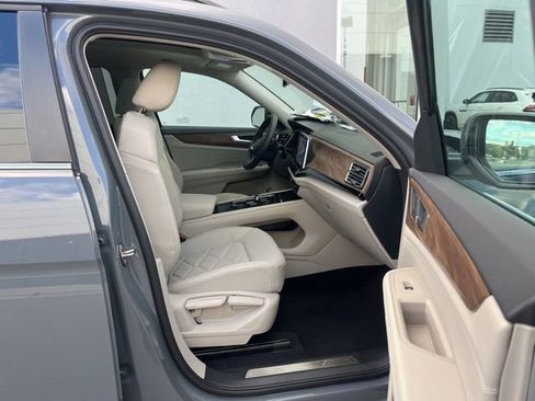 New 2026 Volkswagen Atlas SE image 32