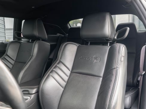 Used 2019 Dodge Challenger SRT Hellcat w/ Laguna Leather Package RWD image 11