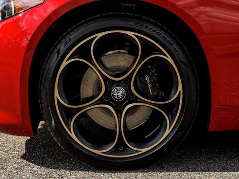 New 2025 Alfa Romeo Giulia AWD w/ Driving Assist Package image 17