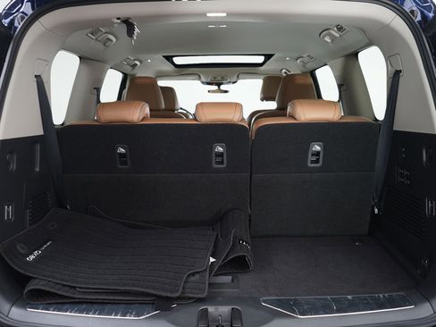 Used 2025 INFINITI QX80 Luxe AWD/4WD image 11