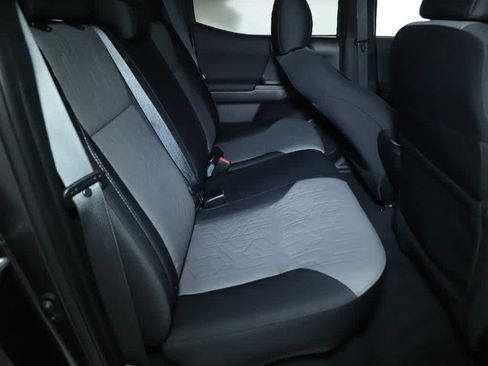 Certified 2023 Toyota Tacoma TRD Off-Road AWD/4WD image 31