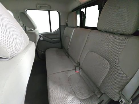 Used 2016 Nissan Frontier SV image 13