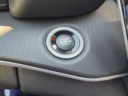 Used 2025 Jeep Grand Cherokee Altitude AWD/4WD image 15