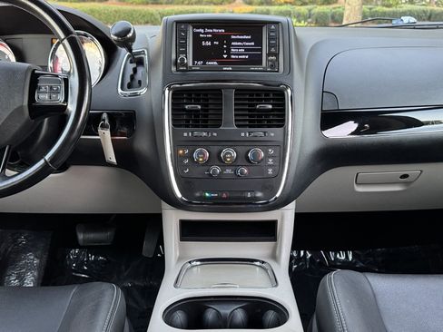 Used 2020 Dodge Grand Caravan SXT image 13