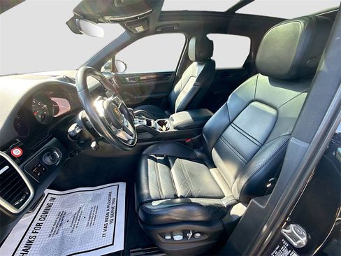 Used 2021 Porsche Cayenne S image 23
